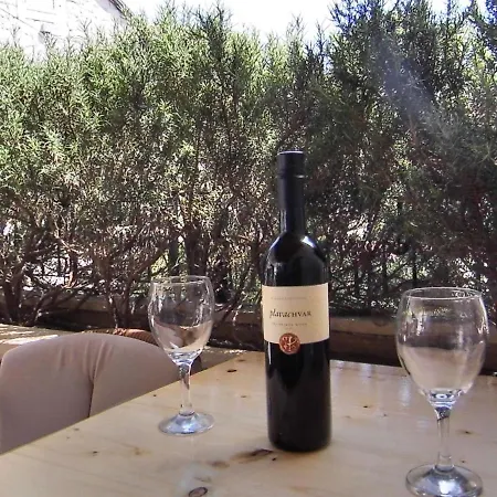 Gasthuis & Toni Split