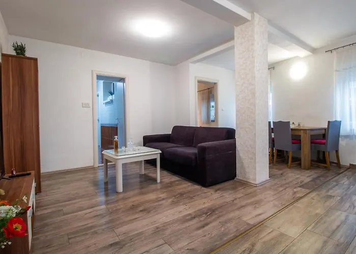 & Toni Pensjonat Split