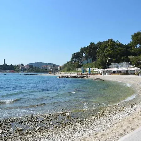 Apartments & Rooms Toni Pensionat 3*