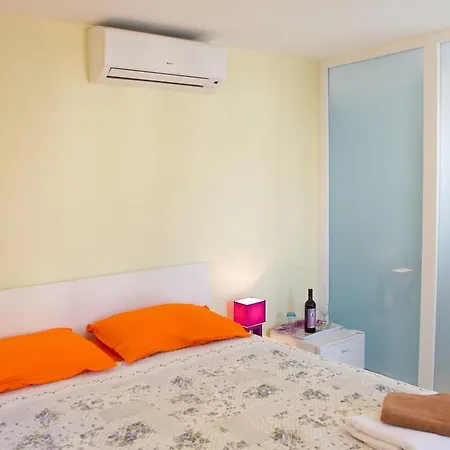 Apartments & Rooms Toni 3* Split