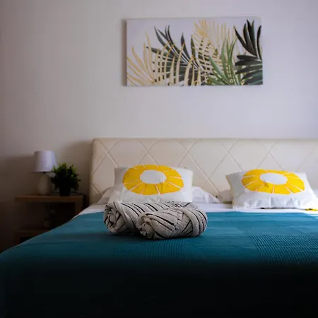 Apartments & Rooms Toni 3*