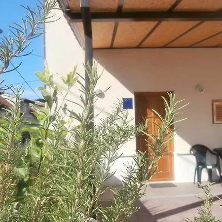 Apartments & Rooms Toni 3*