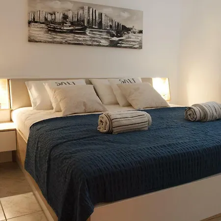 Apartments & Rooms Toni